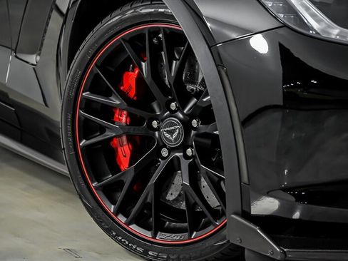 Used 2019 Chevrolet Corvette Z06 RWD image 3