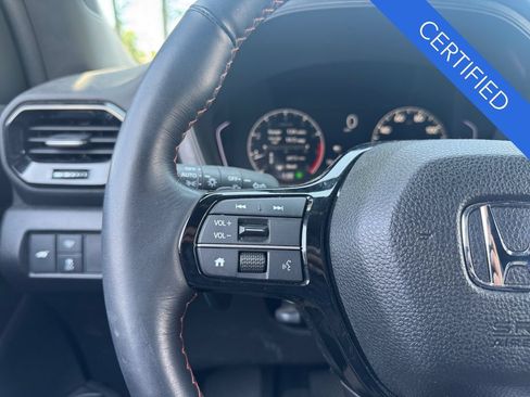 Used 2025 Honda Pilot TrailSport image 18