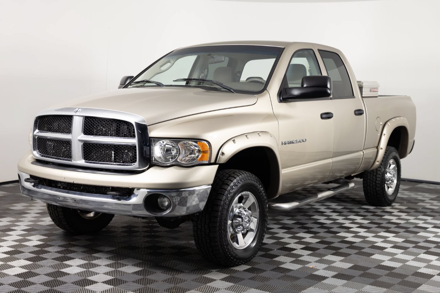 Used 2004 Dodge Ram 2500 Truck SLT w/ Trailer Tow Group AWD/4WD image 2