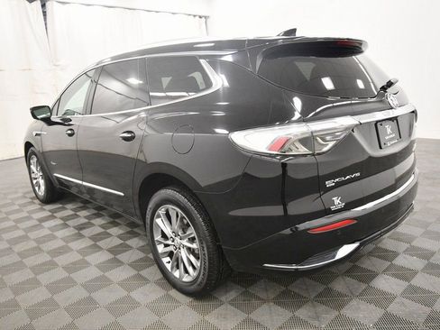 Used 2023 Buick Enclave Avenir image 5
