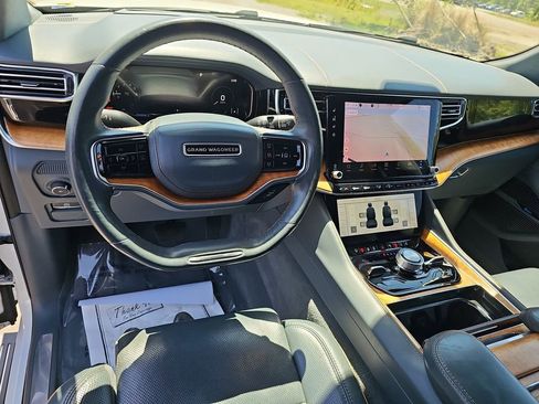 Used 2022 Jeep Grand Wagoneer Series II w/ Convenience Group III AWD/4WD image 21