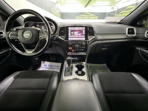 Used 2021 Jeep Grand Cherokee Altitude AWD/4WD image 18
