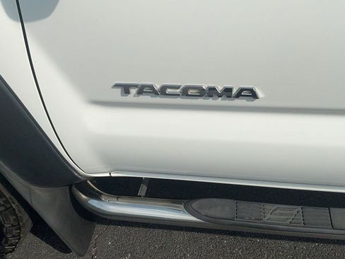 Used 2014 Toyota Tacoma 4x4 Double Cab w/ Convenience Package image 35