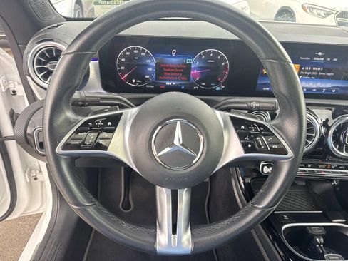 Used 2025 Mercedes-Benz CLA 250 image 23