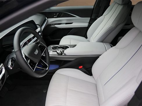 Certified 2024 Cadillac Lyriq Sport image 8