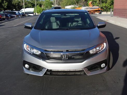 Used 2018 Honda Civic EX-T image 3
