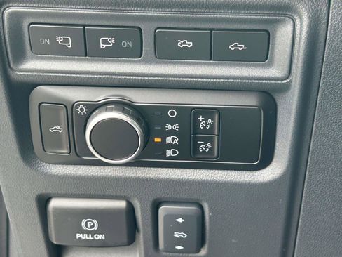 Used 2023 Ford F150 Lightning Platinum image 20