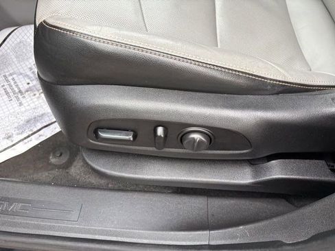 Used 2020 GMC Terrain SLT image 12