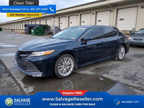 Used 2018 Toyota Camry XLE FWD image 1