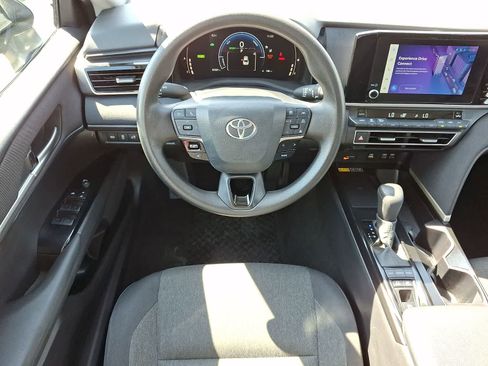 Used 2025 Toyota Camry LE image 14