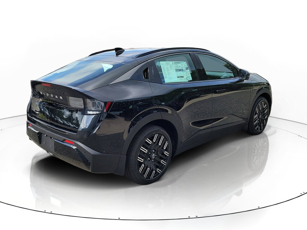 New 2026 Nissan Leaf Platinum+ FWD image 2