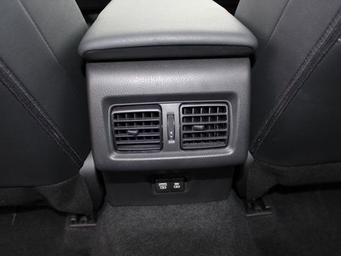 Used 2025 Toyota Camry SE image 18