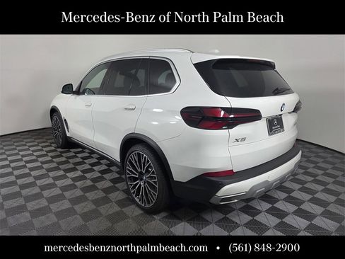 Used 2024 BMW X5 sDrive40i w/ Premium Package image 4