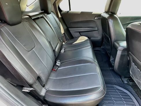 Used 2017 Chevrolet Equinox Premier w/ Enhanced Convenience Package FWD image 28