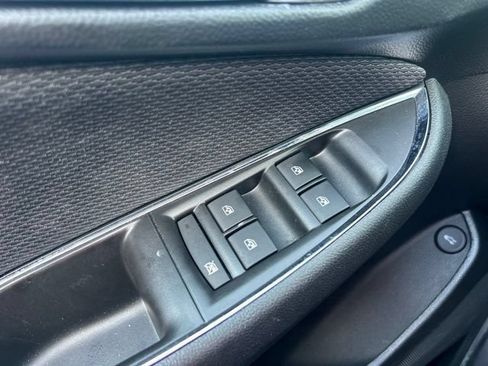 Used 2018 Chevrolet Cruze LS FWD image 14