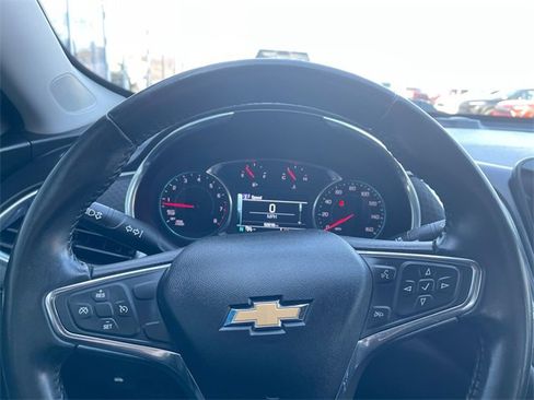 Certified 2018 Chevrolet Malibu LT image 11