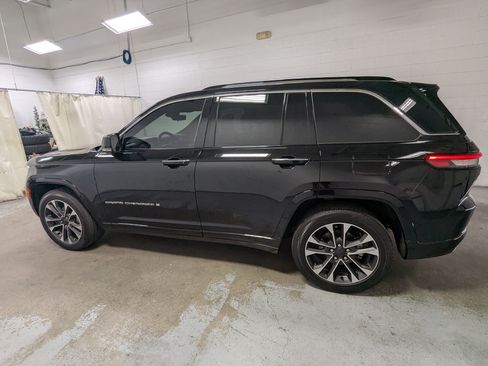 Certified 2023 Jeep Grand Cherokee Overland w/ Luxury Tech Group IV AWD/4WD image 10