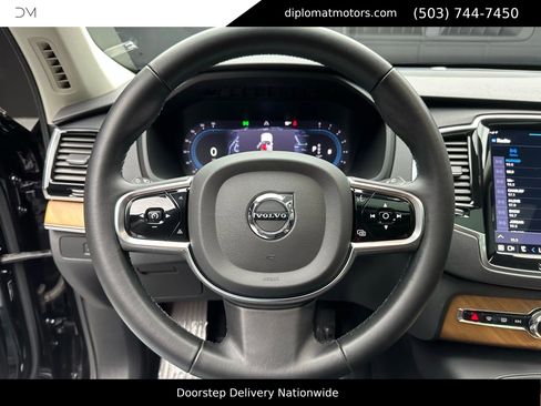 Used 2023 Volvo XC90 B6 Plus image 24