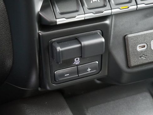 Used 2021 Chevrolet Silverado 1500 High Country AWD/4WD image 30