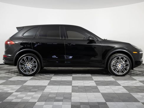 Used 2017 Porsche Cayenne S image 9