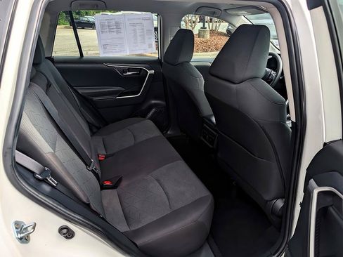 Used 2024 Toyota RAV4 XLE AWD/4WD image 25