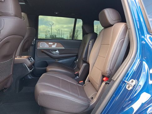 Used 2022 Mercedes-Benz GLS 450 4MATIC image 10