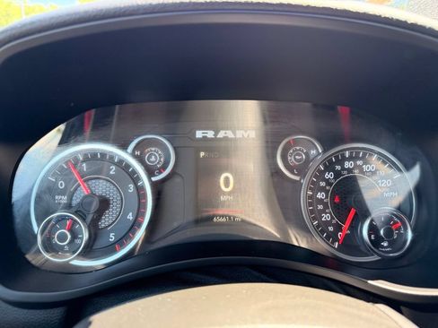 Used 2024 RAM 3500 Big Horn AWD/4WD image 23
