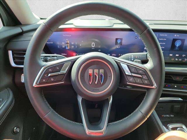 Used 2025 Buick Envision Preferred AWD/4WD image 19