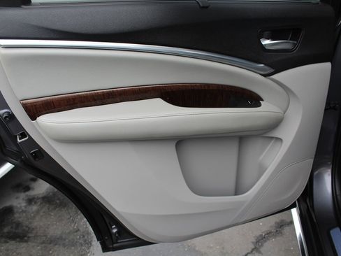 Used 2017 Acura MDX FWD w/ Tech & Entertainment image 17