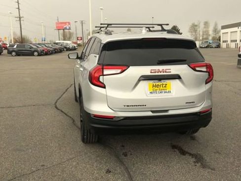 Used 2022 GMC Terrain SLE w/ Elevation Edition AWD/4WD image 7