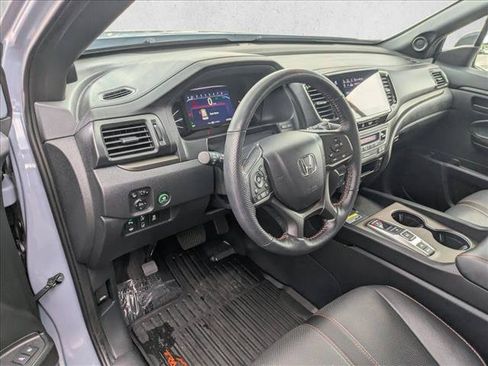 Certified 2025 Honda Passport TrailSport image 9