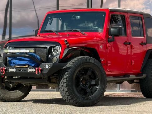 Used 2016 Jeep Wrangler Unlimited Sahara w/ Connectivity Group image 2