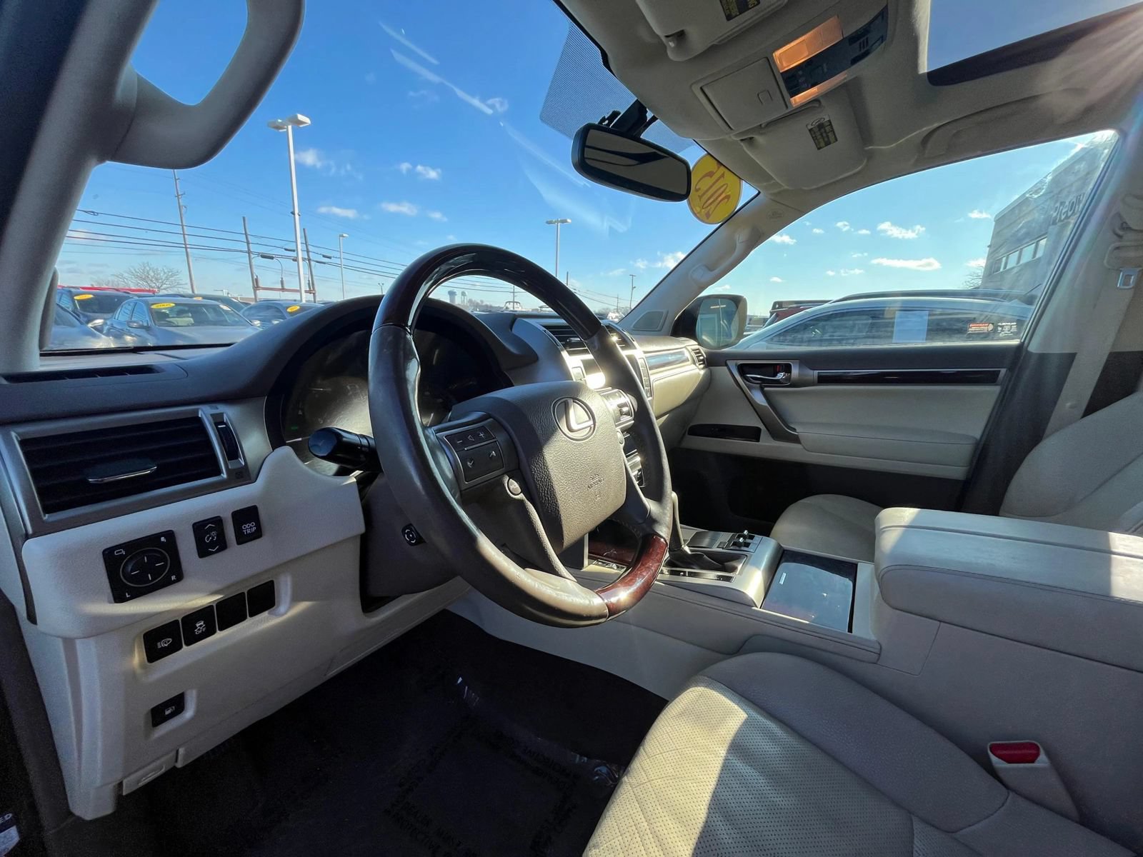 Used 2015 Lexus GX 460 w/ Premium Package AWD/4WD image 28