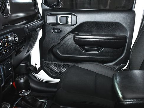 Used 2020 Jeep Wrangler Unlimited Sport AWD/4WD image 38