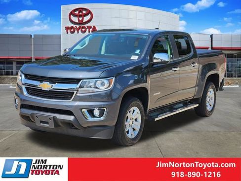 Used 2017 Chevrolet Colorado LT w/ Luxury Package, Chrome AWD/4WD image 3