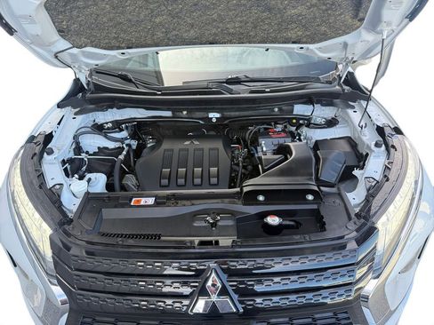 Used 2023 Mitsubishi Eclipse Cross SE image 17