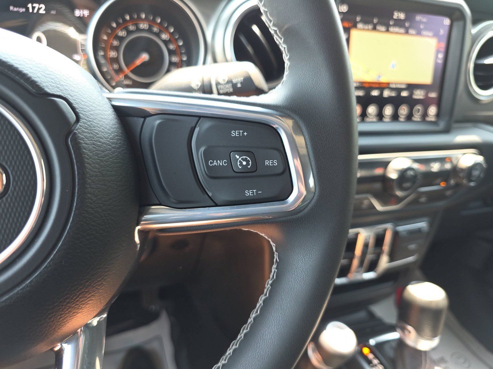 Used 2023 Jeep Gladiator Overland AWD/4WD image 15