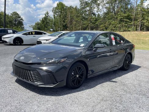 Used 2026 Toyota Camry SE w/ Multimedia Upgrade Package FWD image 5