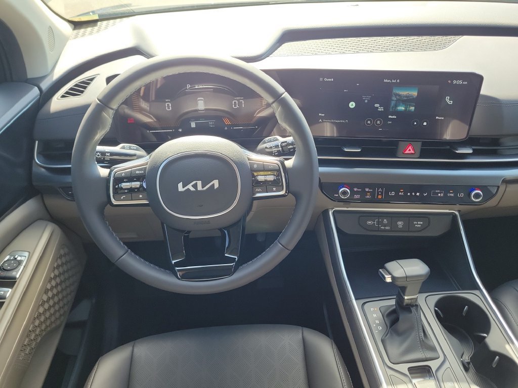 New 2026 Kia Carnival FWD image 18