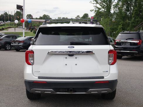 Used 2020 Ford Explorer XLT w/ Equipment Group 202A AWD/4WD image 4