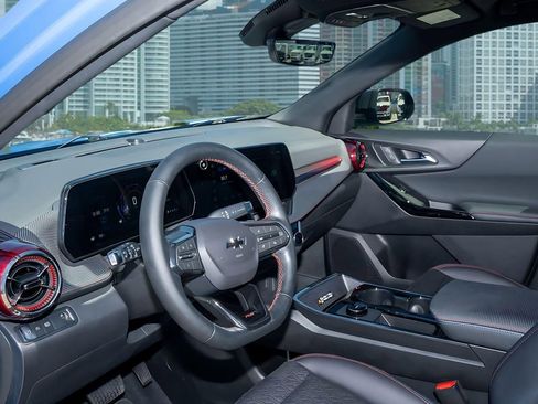 Used 2025 Chevrolet Equinox RS w/ Safety and Technology Package FWD image 15