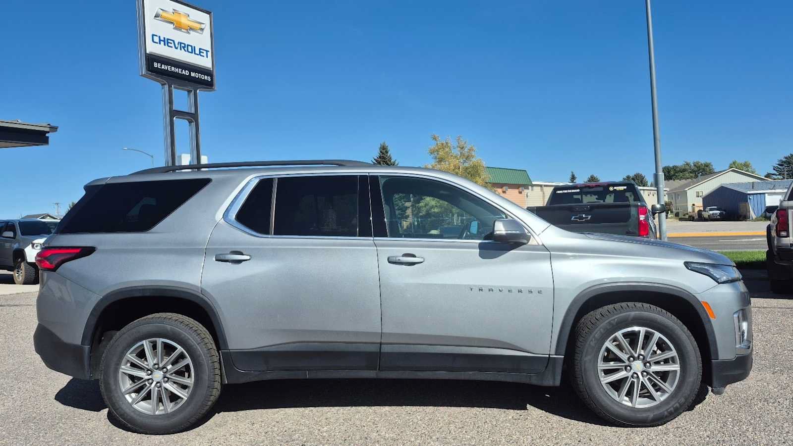 Used 2023 Chevrolet Traverse LT AWD/4WD image 2