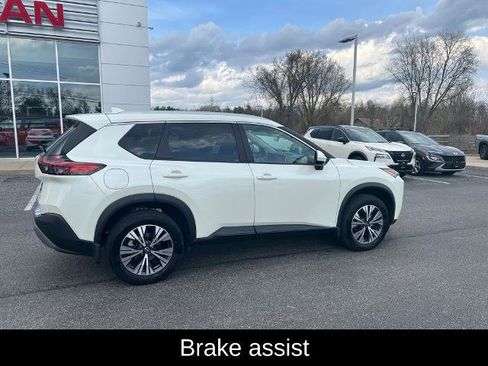 Certified 2023 Nissan Rogue SV w/ SV Premium B Package AWD/4WD image 18