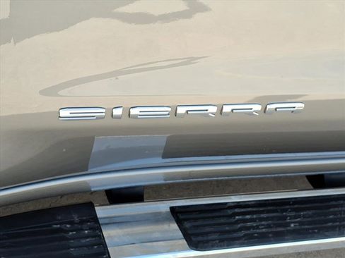 New 2026 GMC Sierra 1500 SLT image 11