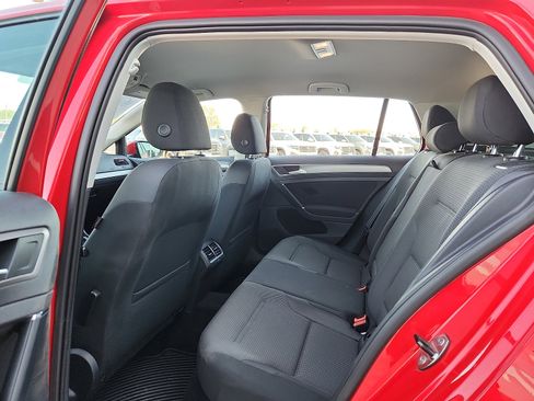 Used 2017 Volkswagen Golf S image 12
