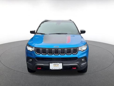 Used 2025 Jeep Compass Trailhawk AWD/4WD image 4