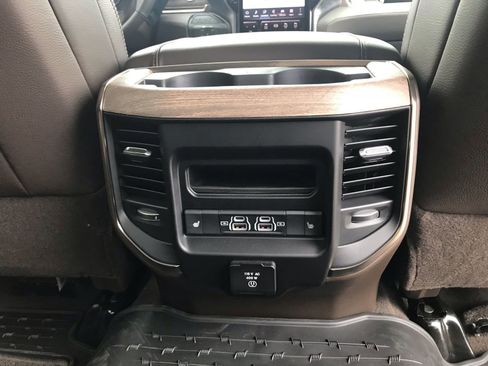 New 2025 RAM 2500 Limited AWD/4WD image 19