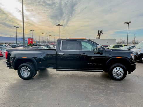 Used 2026 GMC Sierra 3500 Denali Ultimate image 13