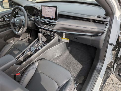 New 2026 Jeep Compass Limited w/ Sun, Sound & Navigation Group image 35