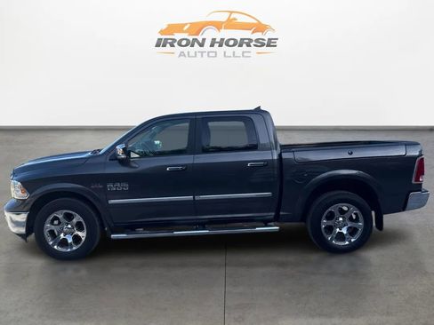Used 2017 RAM 1500 Laramie w/ Convenience Group AWD/4WD image 8